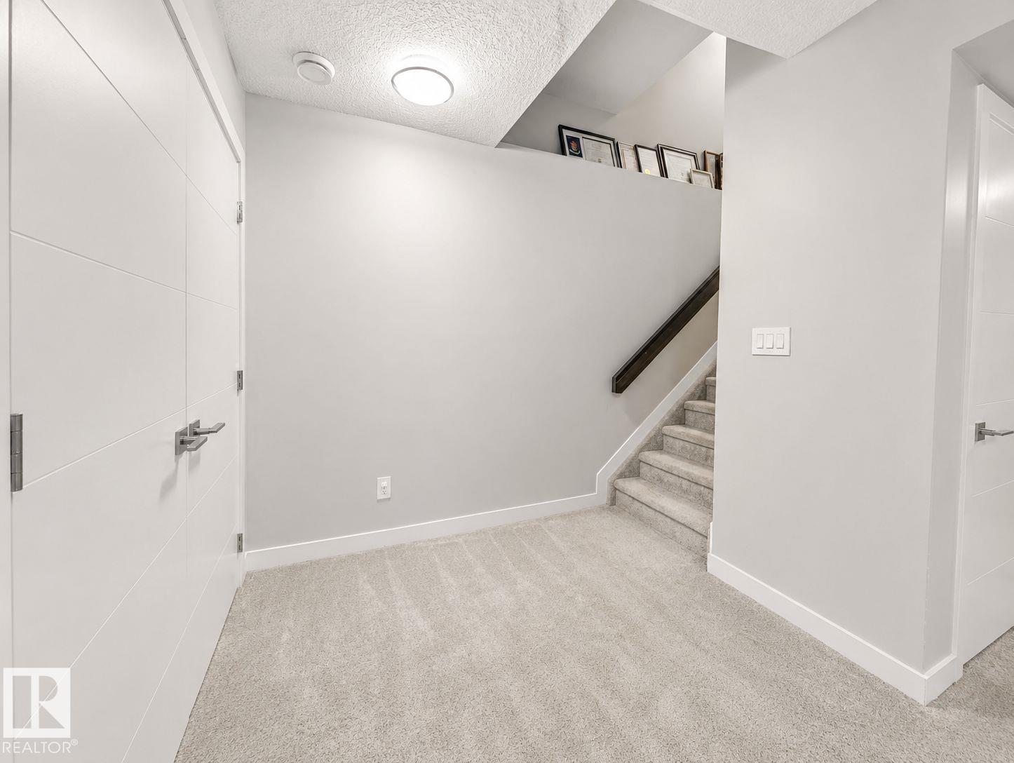 10516 76 ST NW - 28