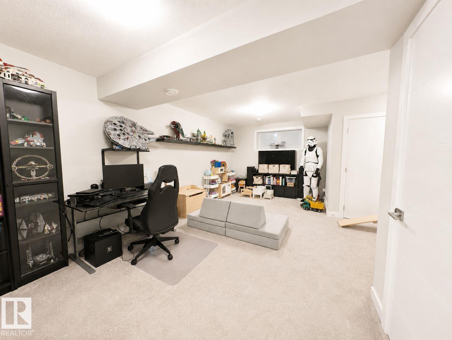 10516 76 ST NW - 30