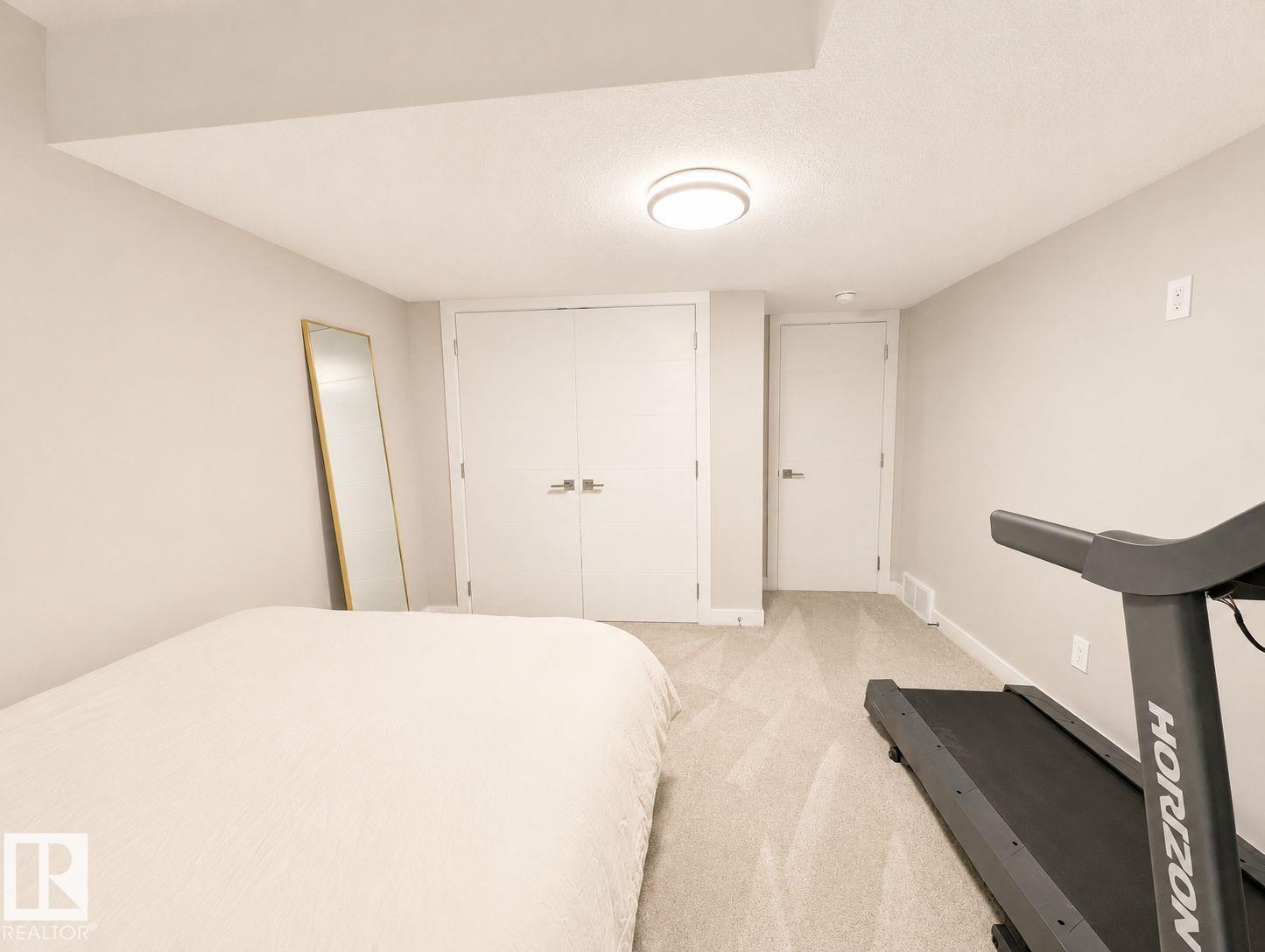 10516 76 ST NW - 33