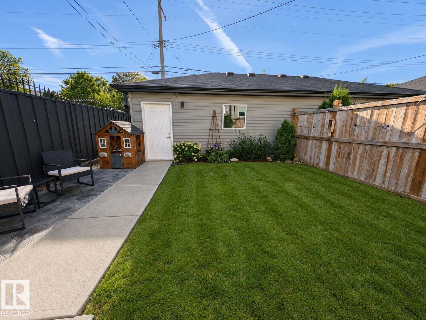 10516 76 ST NW - 36