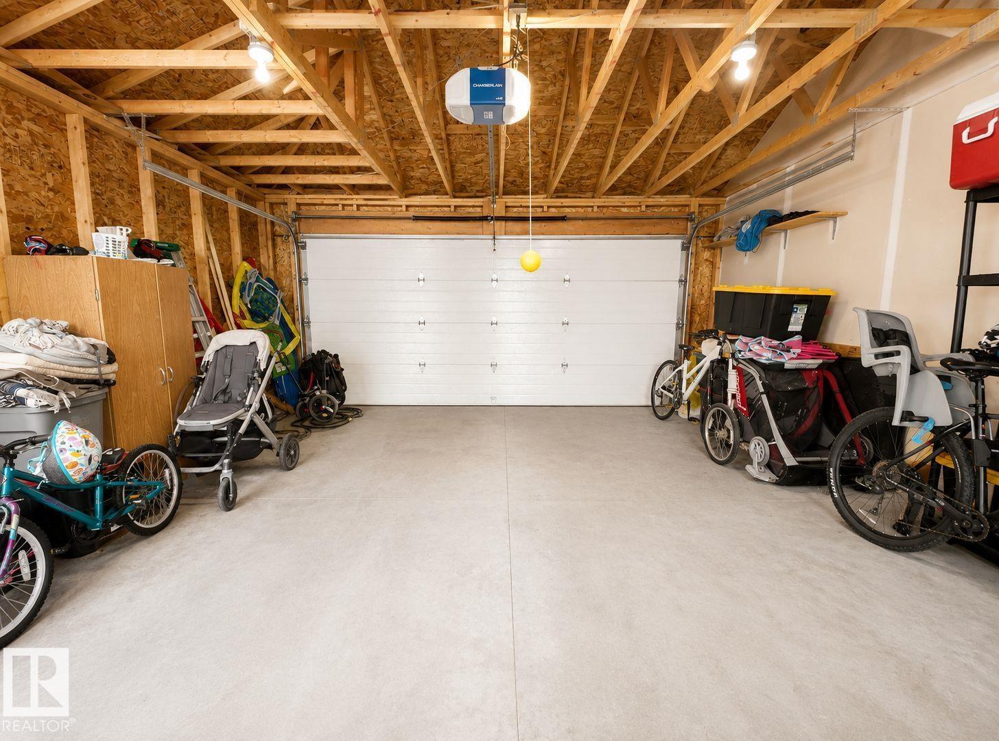 10516 76 ST NW - 39