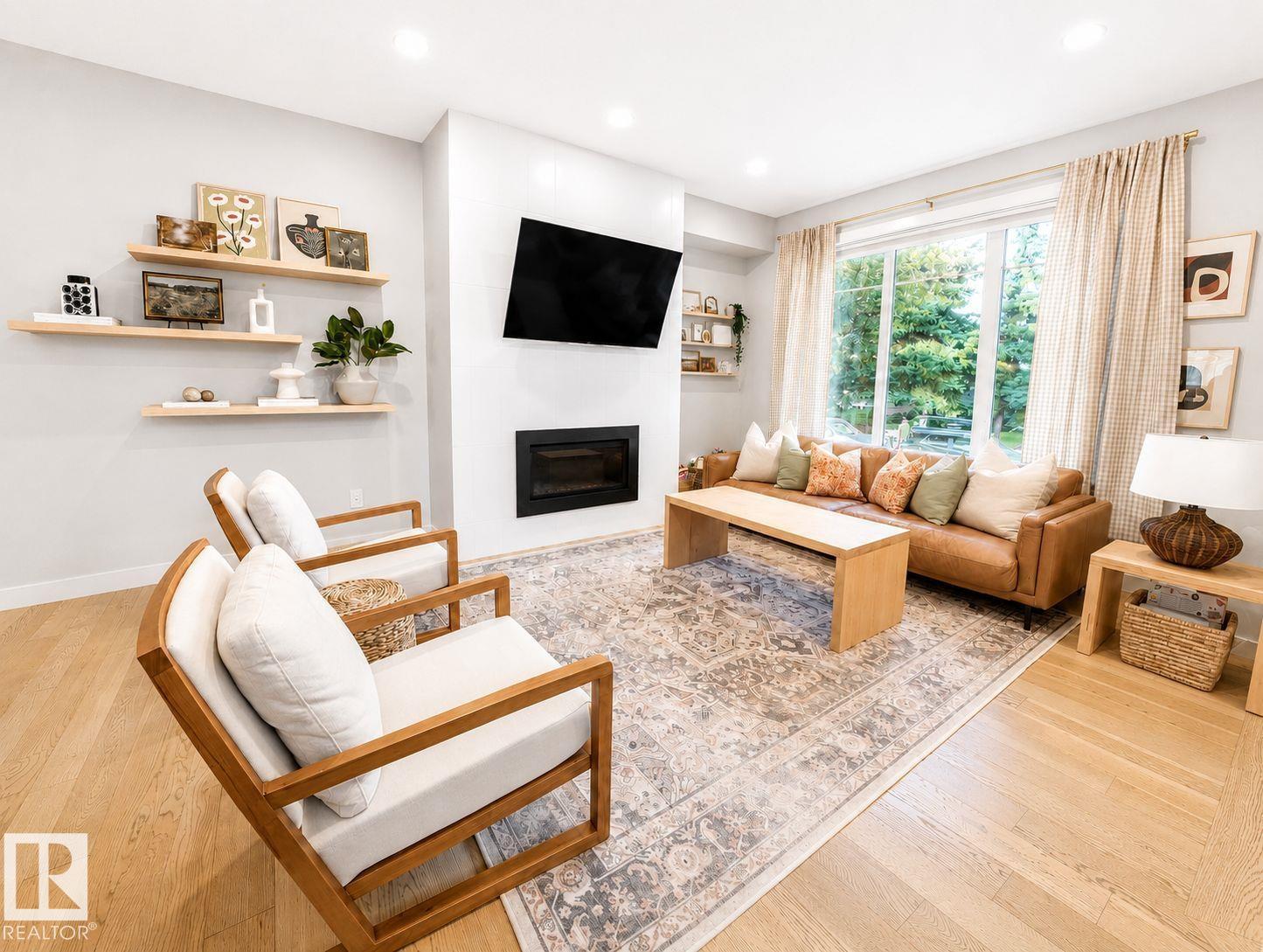 10516 76 ST NW - 5
