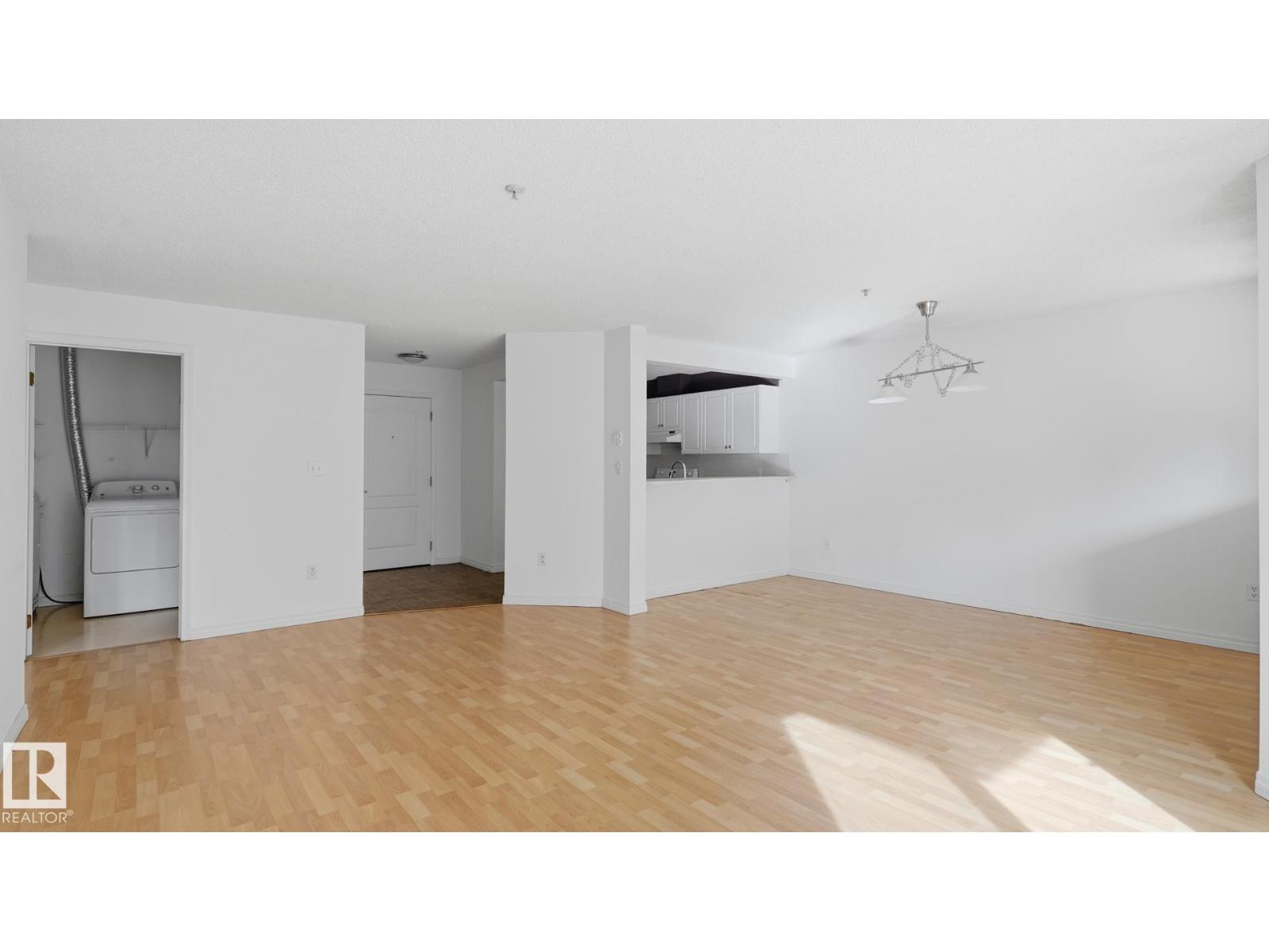 #107 10153 117 ST NW - 13