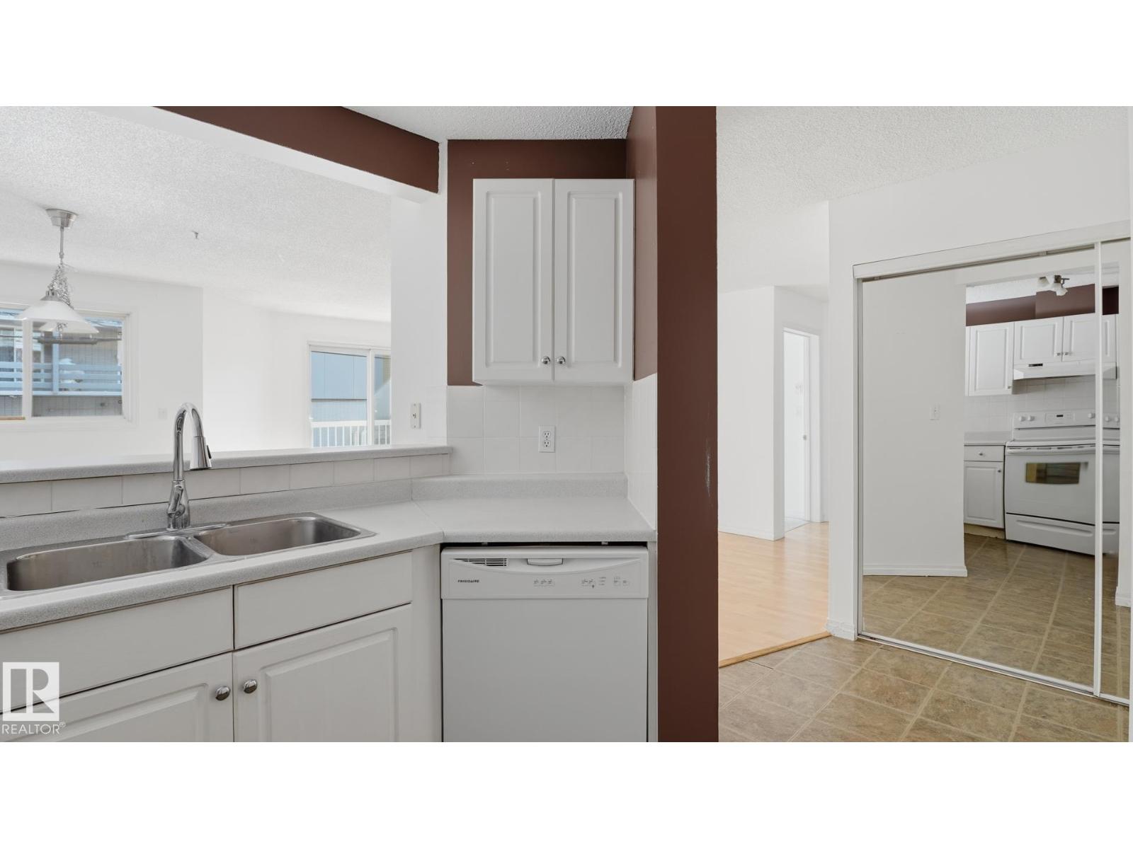 #107 10153 117 ST NW - Image 24