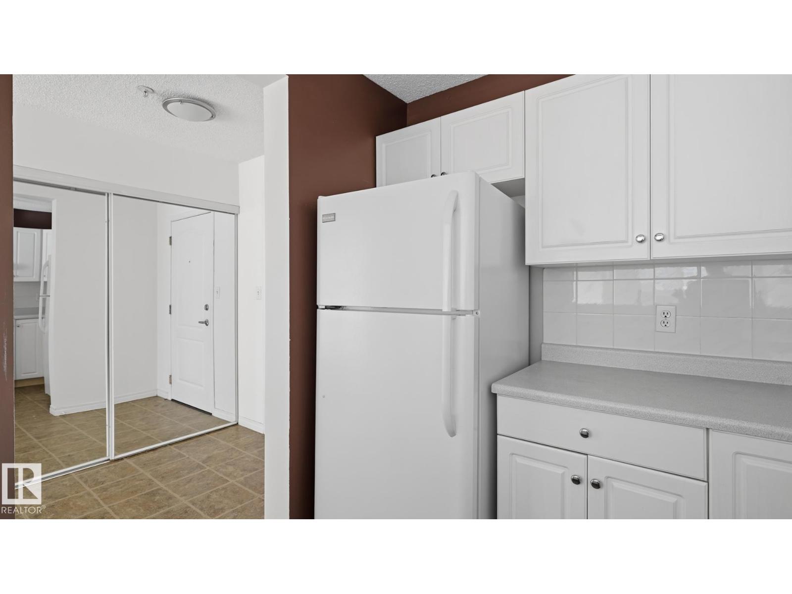 #107 10153 117 ST NW - Image 39