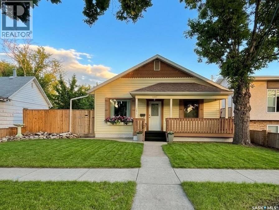 Property for sale at 437 Grandview STREET W
