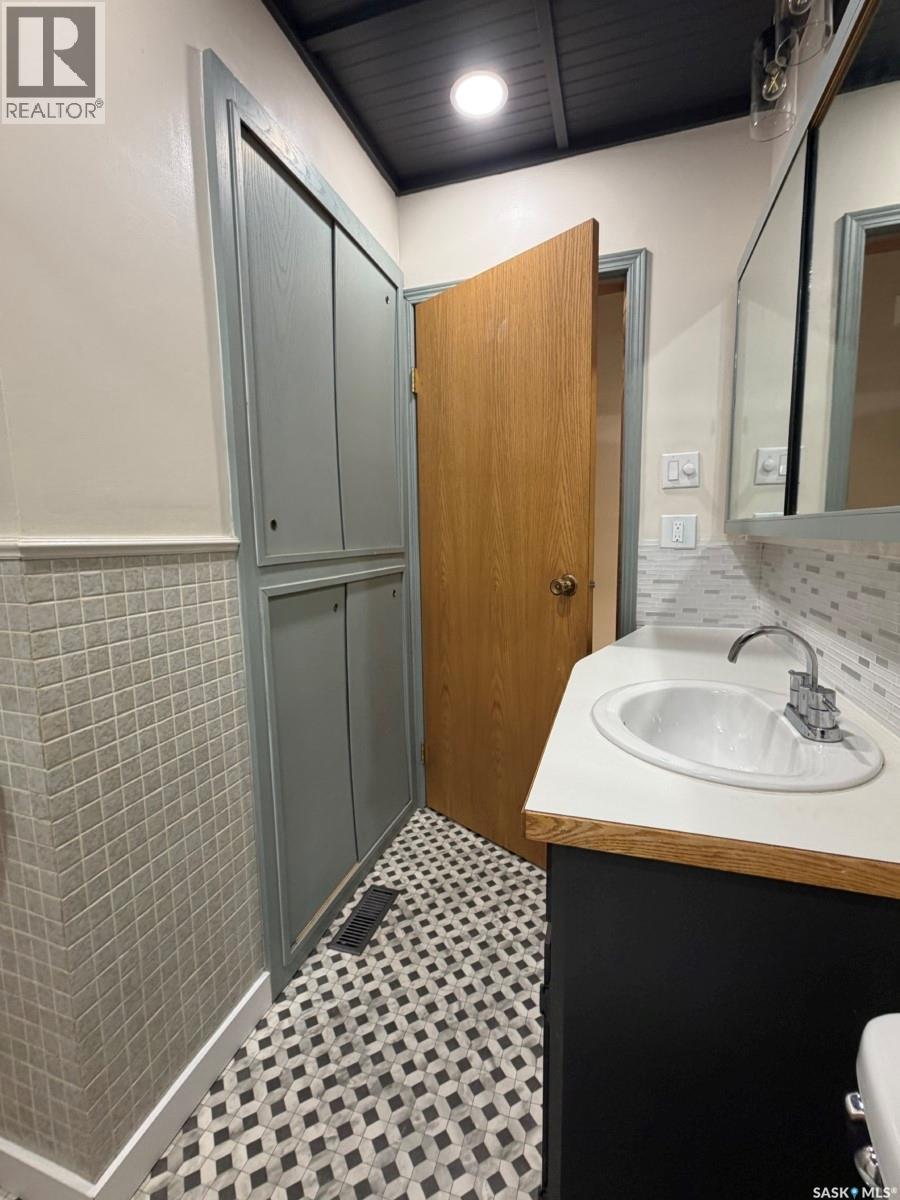 437 Grandview STREET W - 14