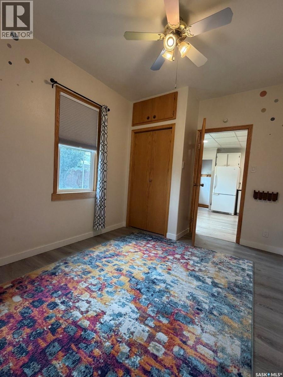 437 Grandview STREET W - 16