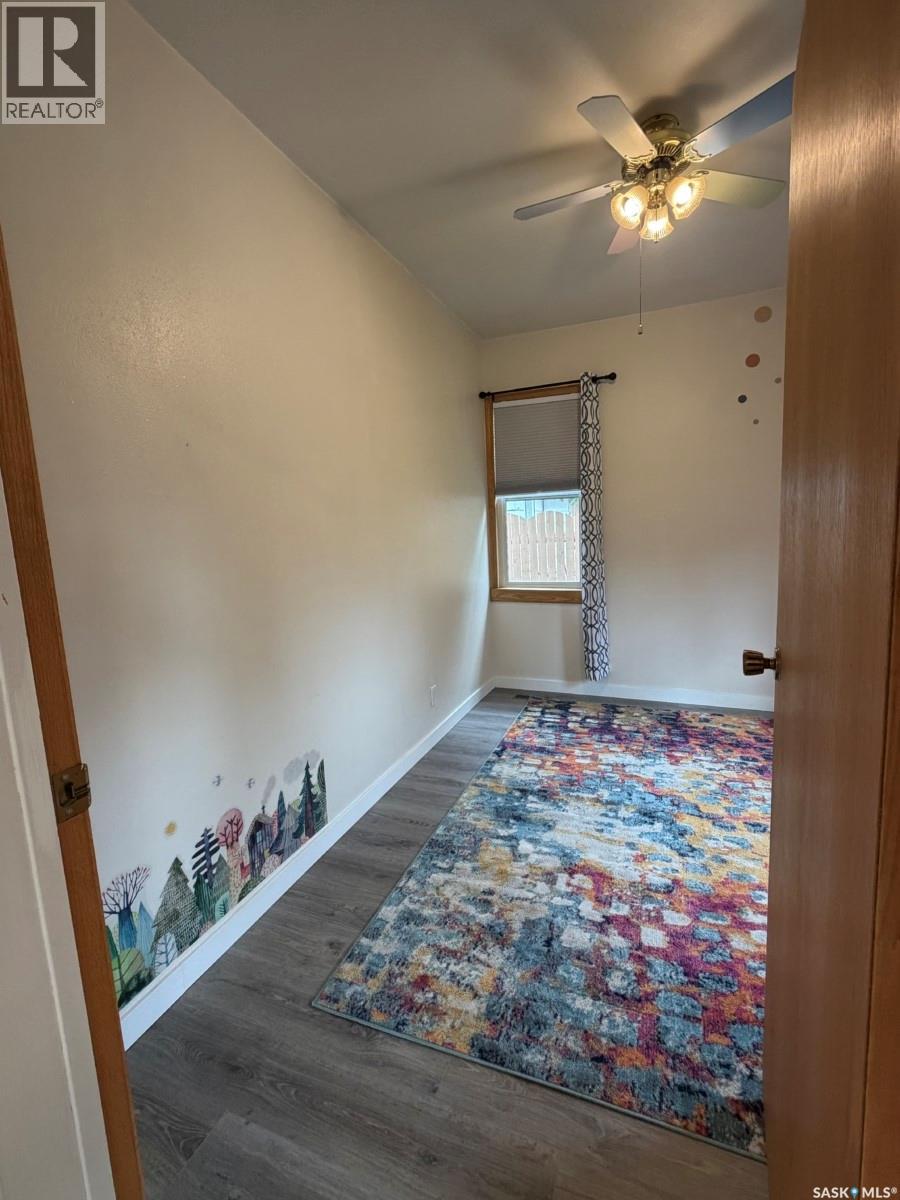 437 Grandview STREET W - 17
