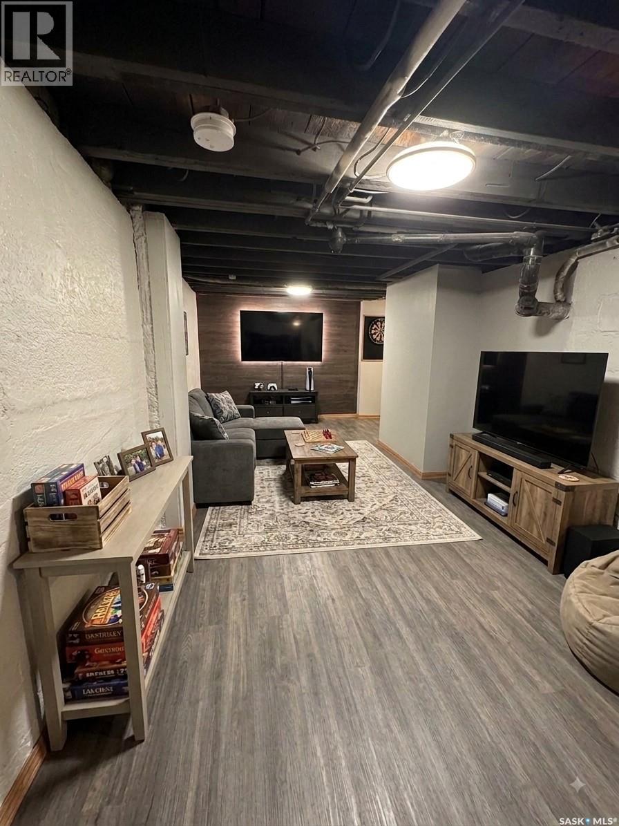 437 Grandview STREET W - 19