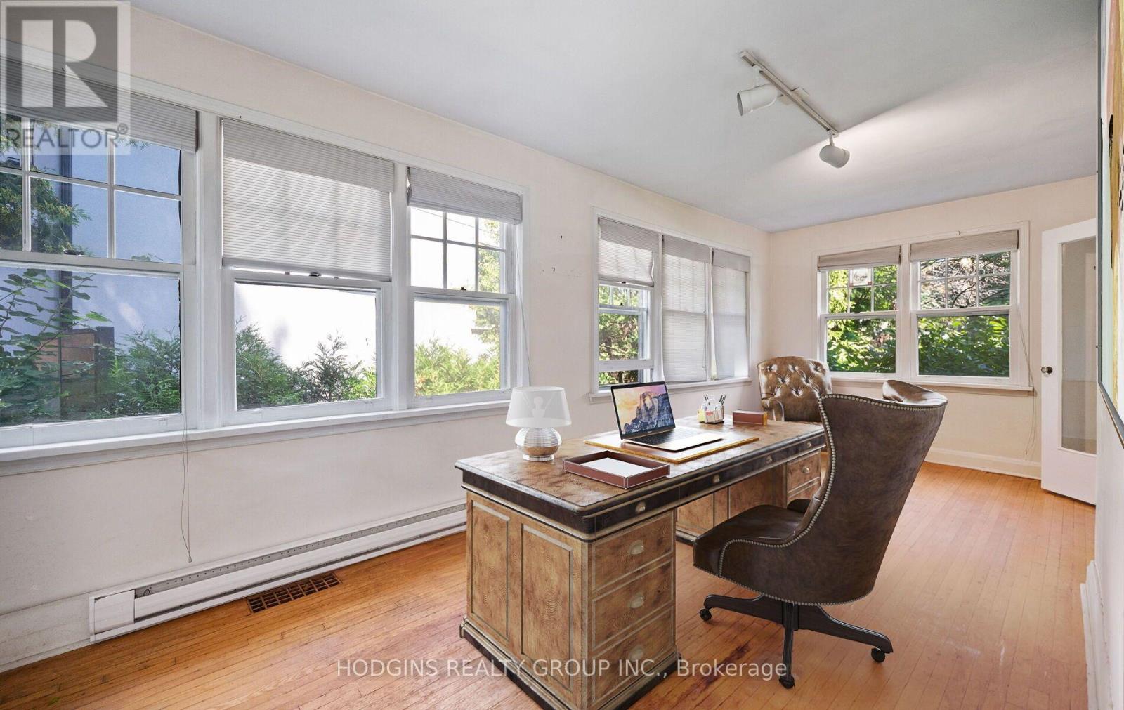 1558 BROADMOOR AVENUE - 19