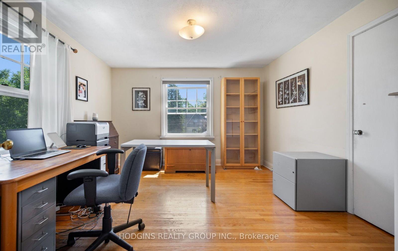 1558 BROADMOOR AVENUE - 22