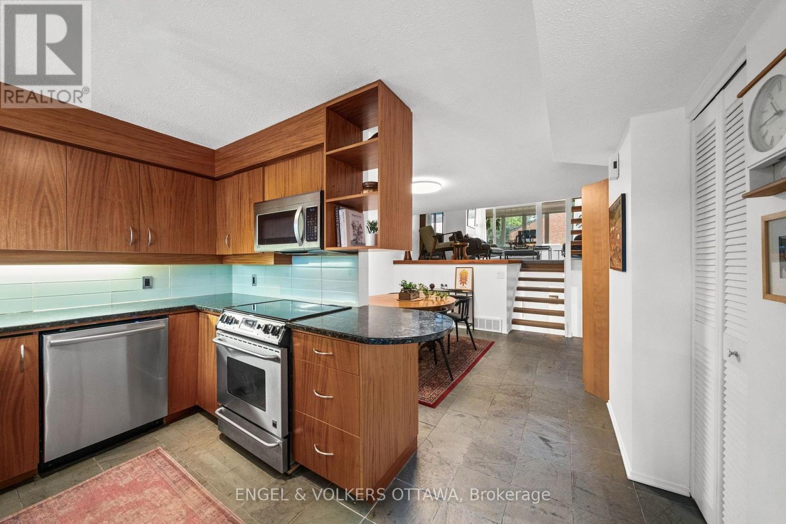 #6 290 CATHCART STREET - Image 12