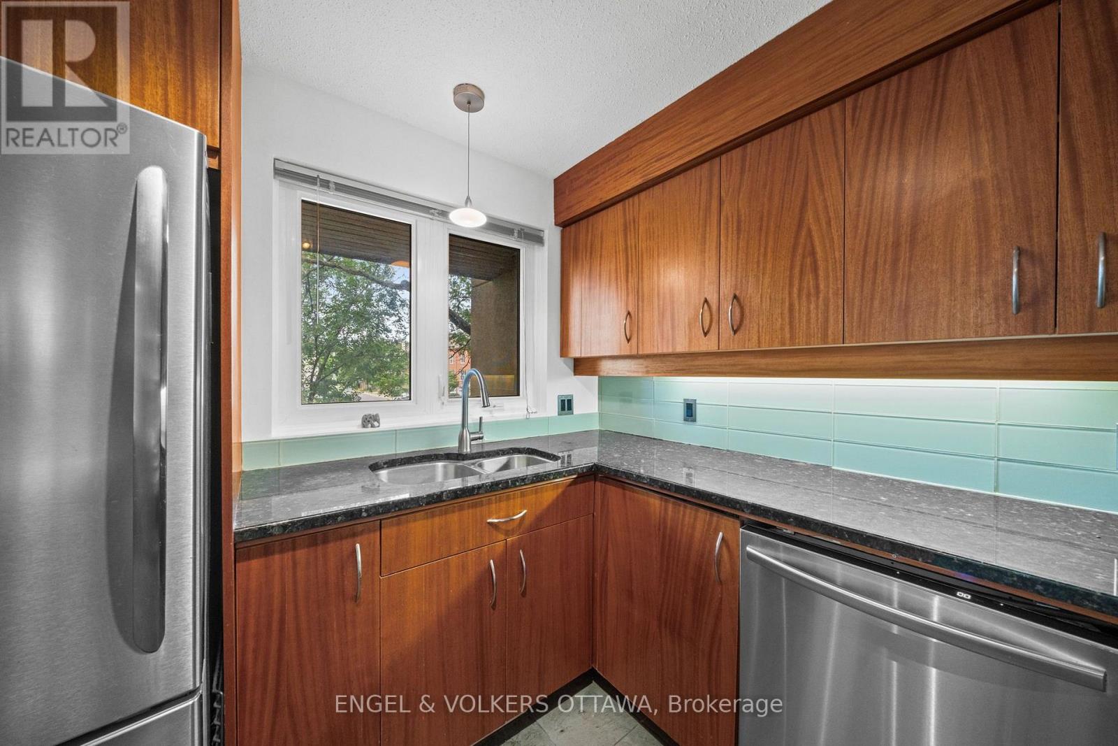 #6 290 CATHCART STREET - Image 9