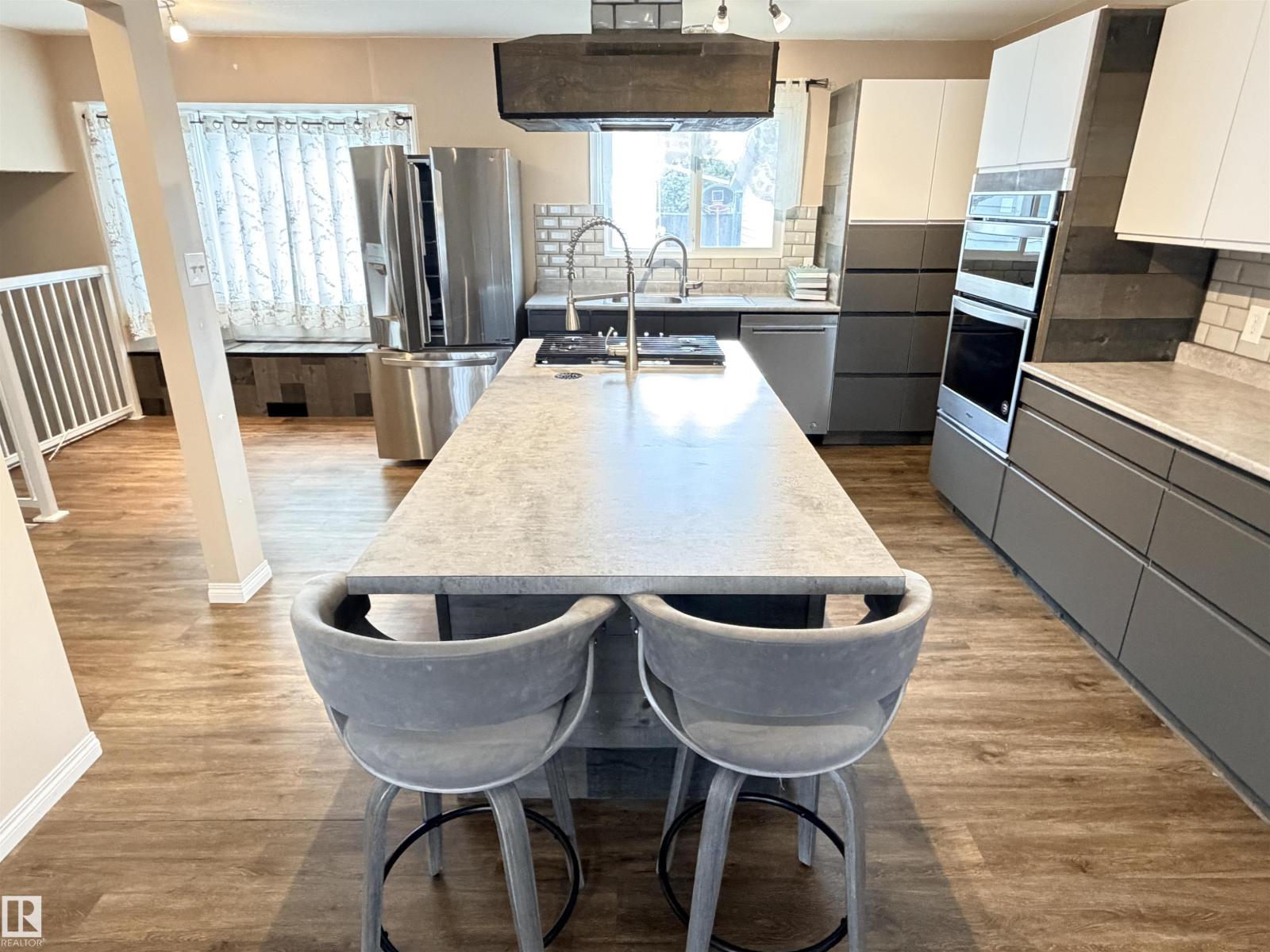 10503 110 ST - 12