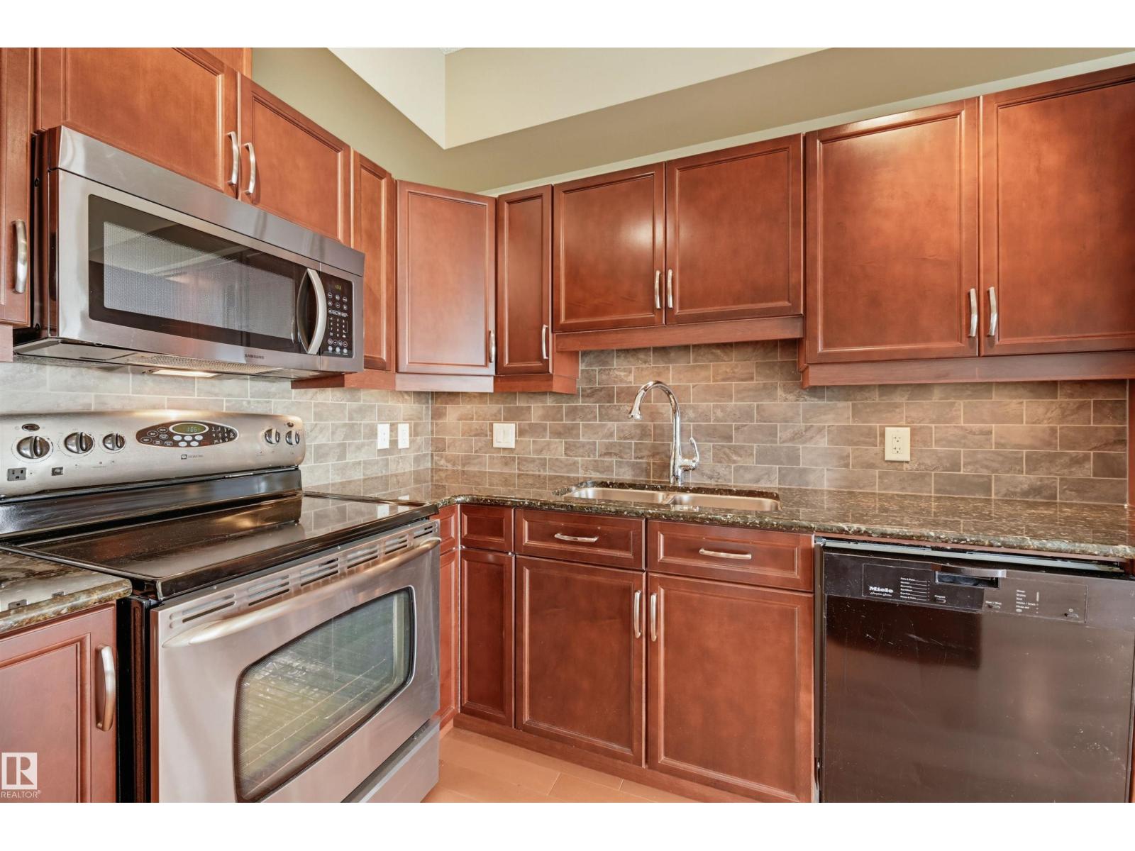 #610 10303 111 ST NW - 10