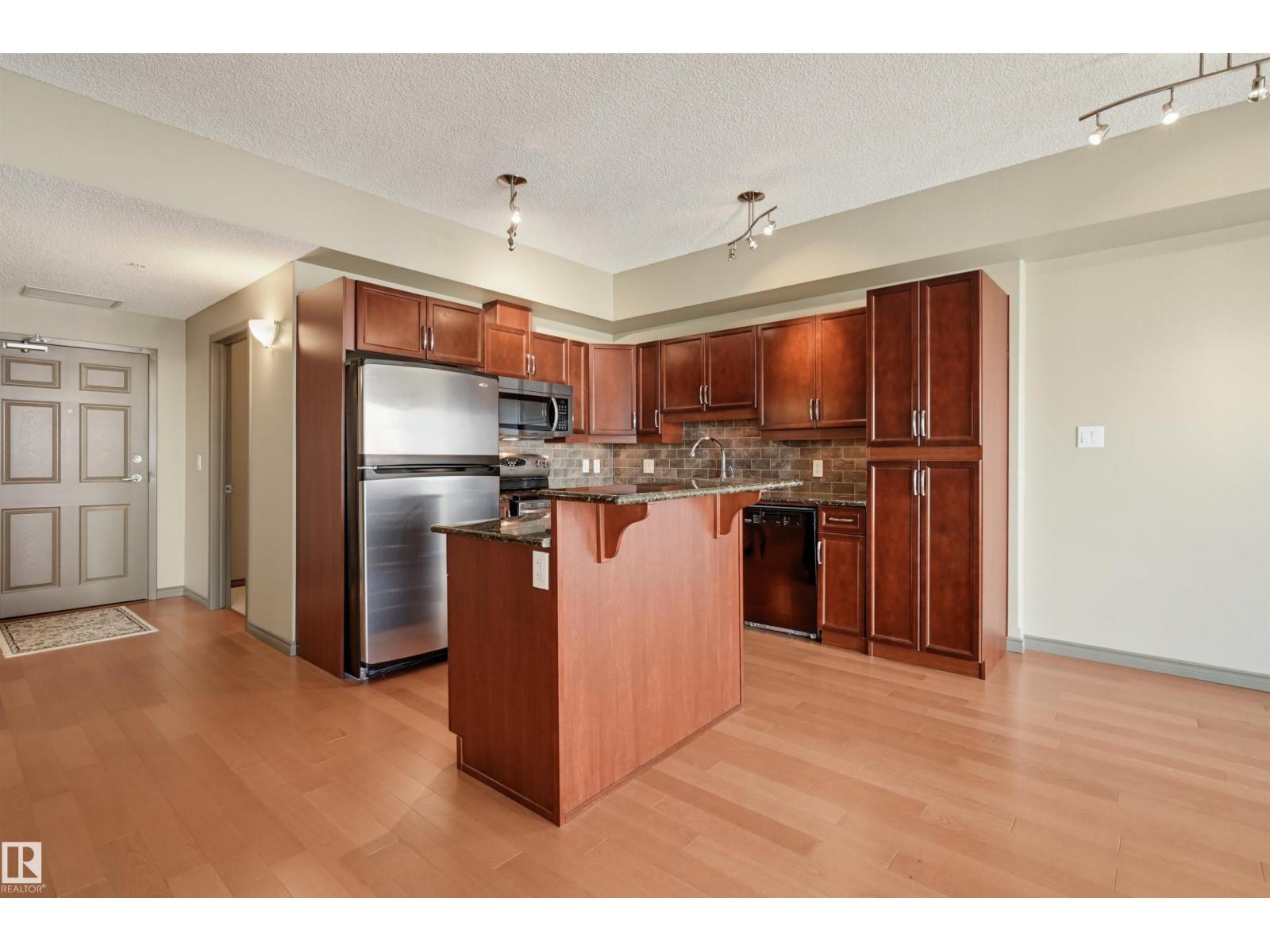 #610 10303 111 ST NW - 7