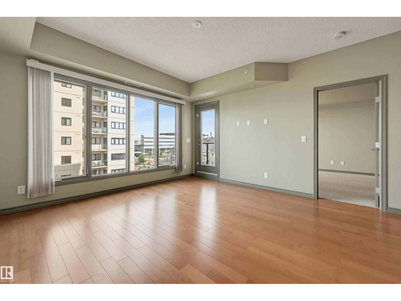 #610 10303 111 ST NW - 4