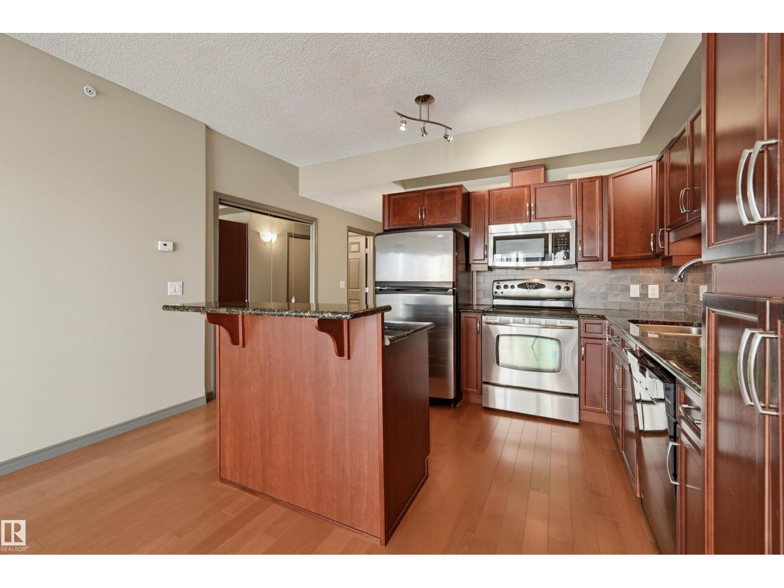 #610 10303 111 ST NW - 8