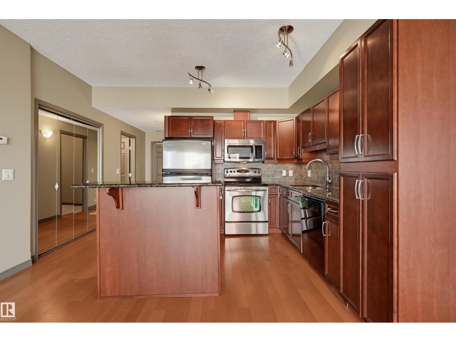 #610 10303 111 ST NW - 3