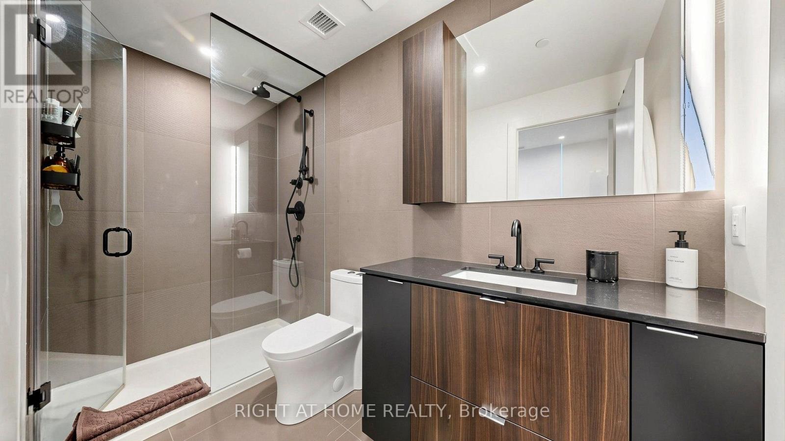 #819 15 MERCER STREET - 9