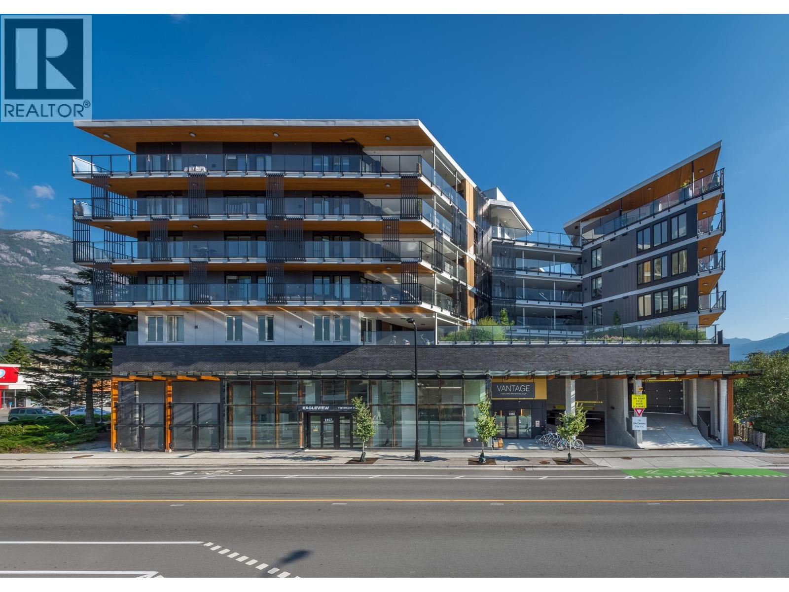 213 1365 PEMBERTON AVENUE, Squamish — photo 1