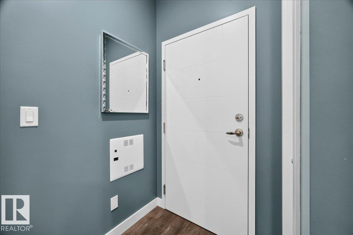 #101 10126 144 ST NW - 6