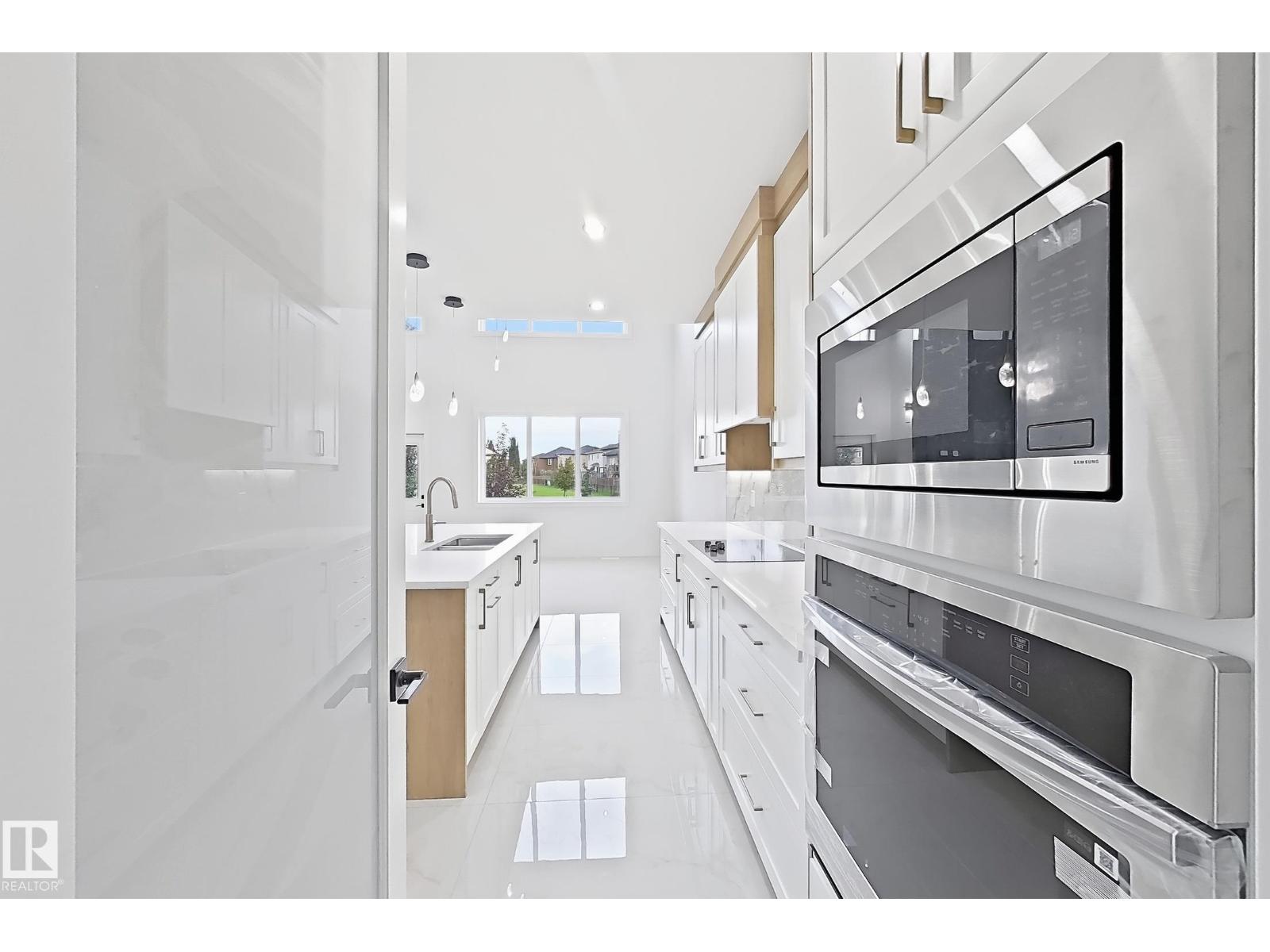 5411 64 ST - 11