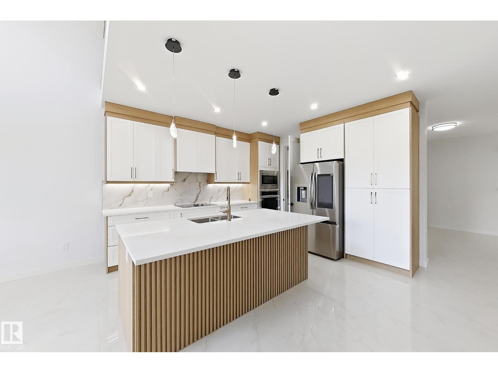 5411 64 ST - 17