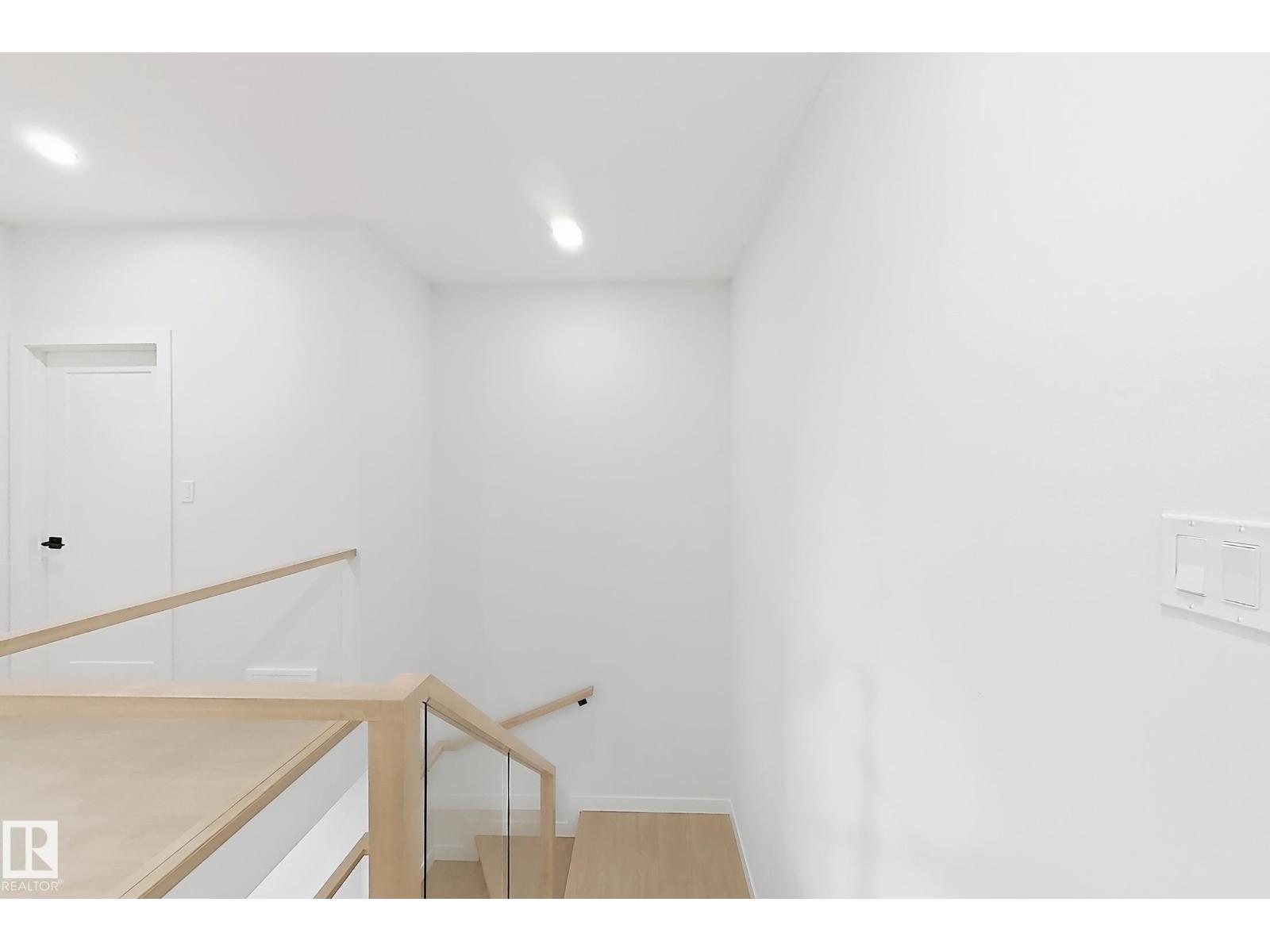 5411 64 ST - 19