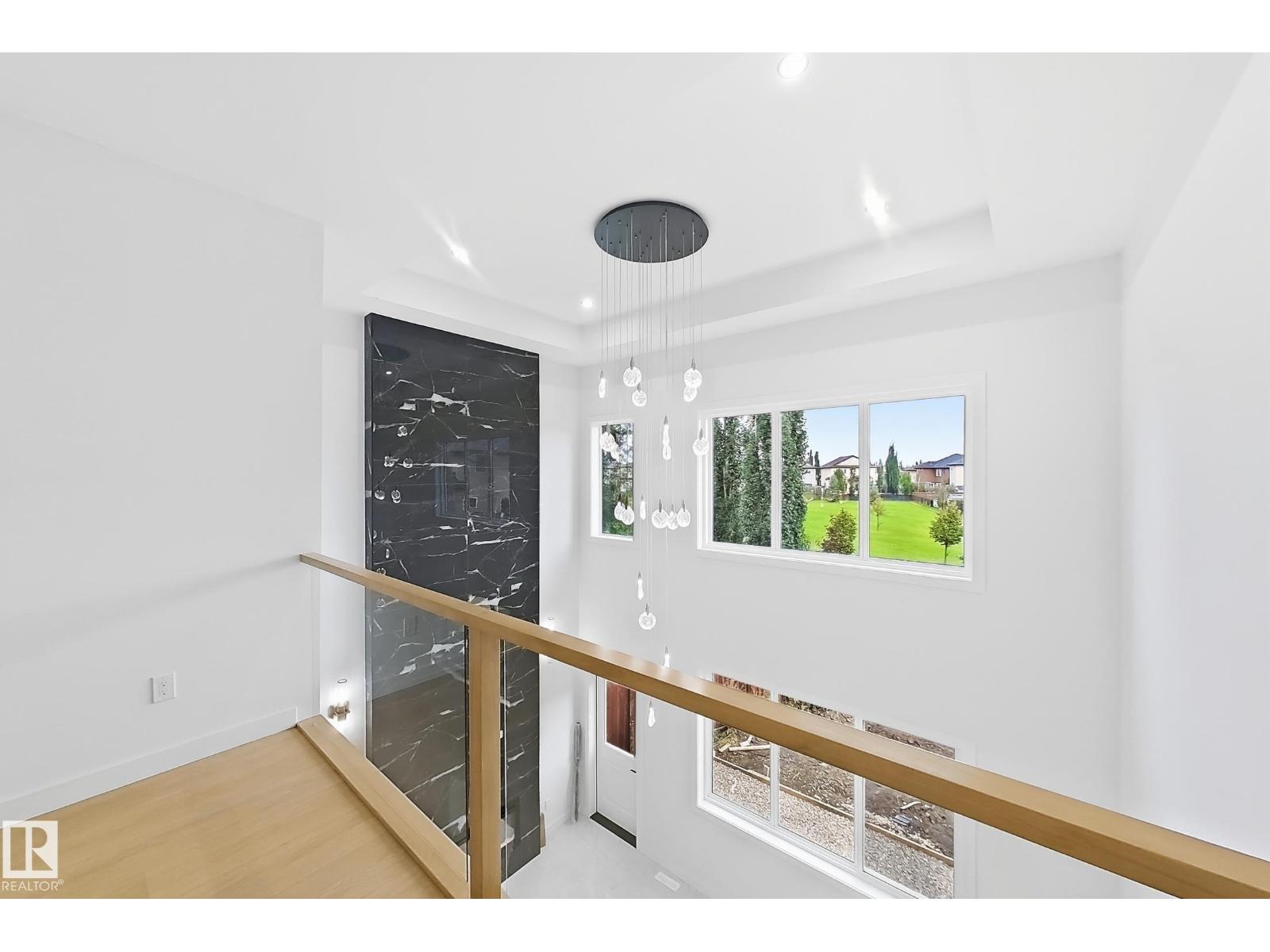 5411 64 ST - 21