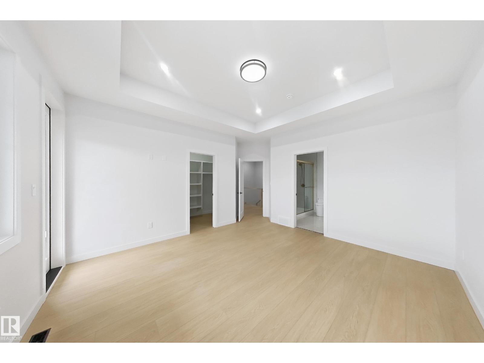 5411 64 ST - 25