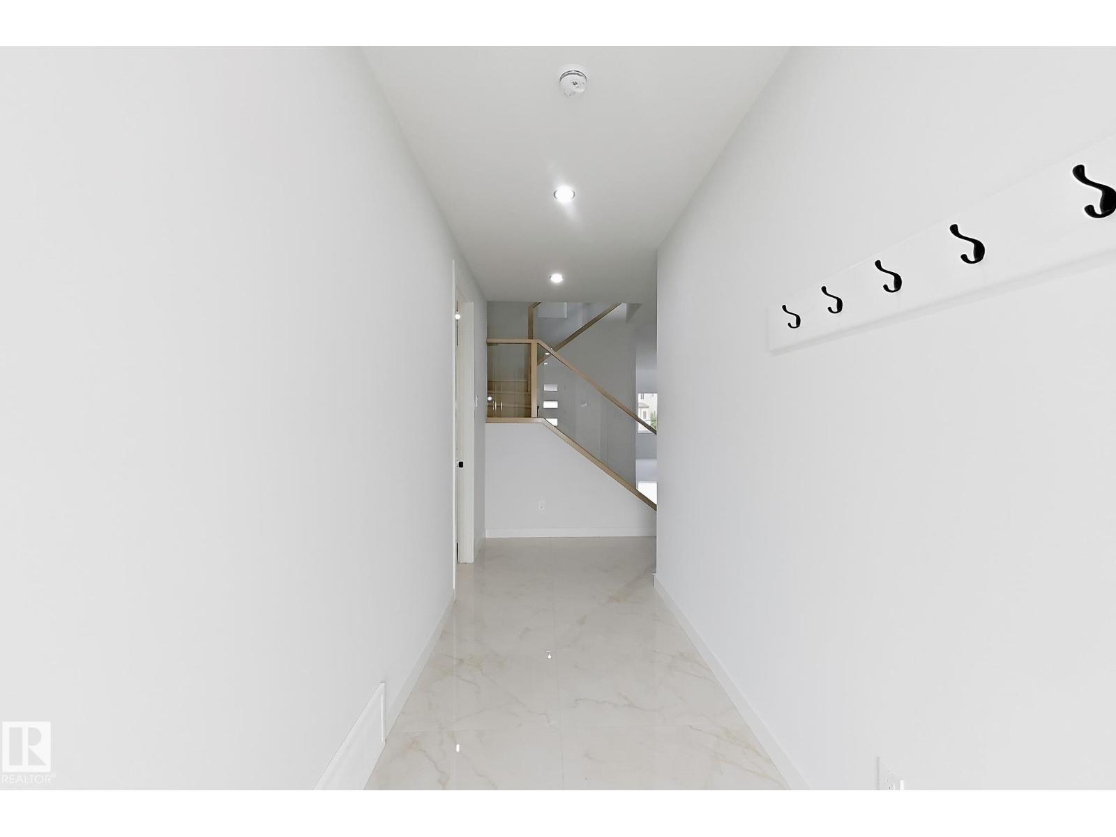 5411 64 ST - 33