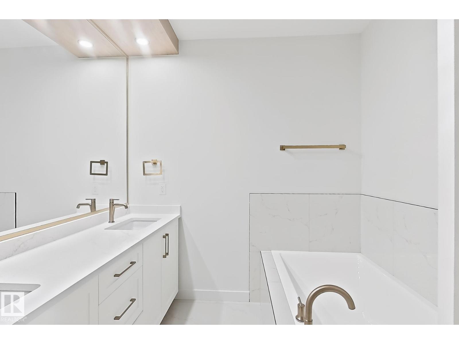 5411 64 ST - 37