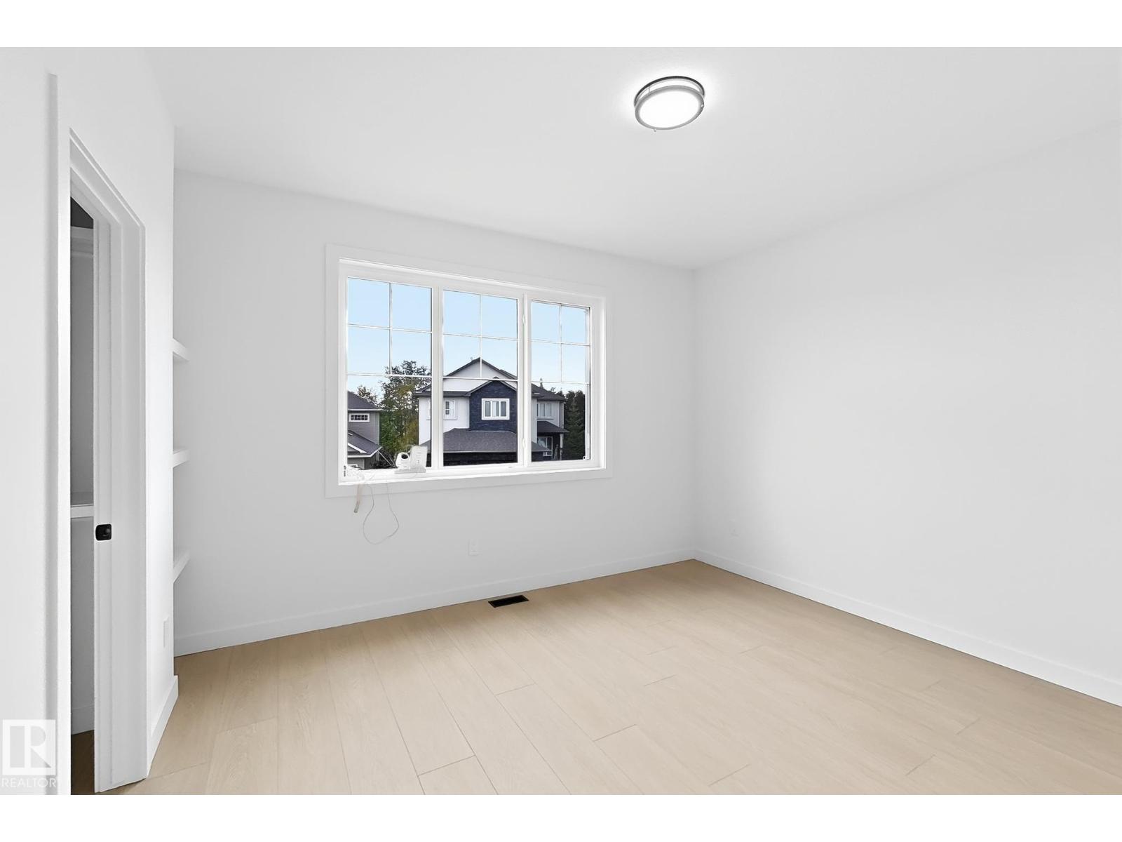 5411 64 ST - 39