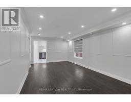 Living room - 92 Charleswood Circle, Brampton, ON L7A1Z1 Photo 9