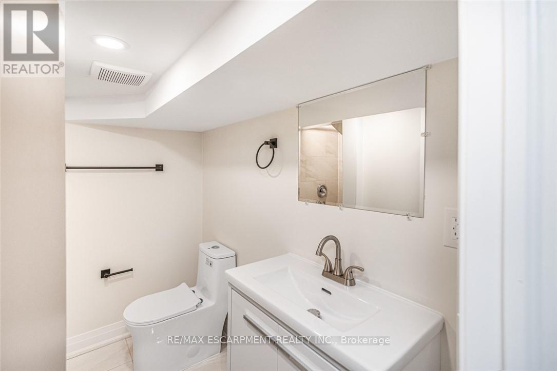 250 ROSSLYN AVENUE N - 30