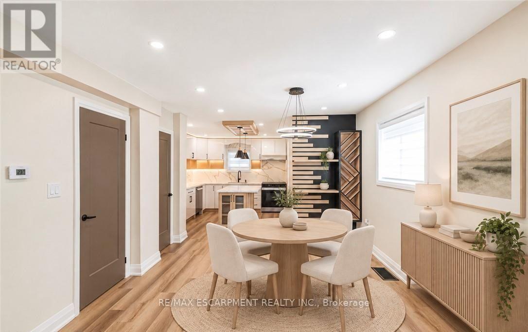 250 ROSSLYN AVENUE N - 4