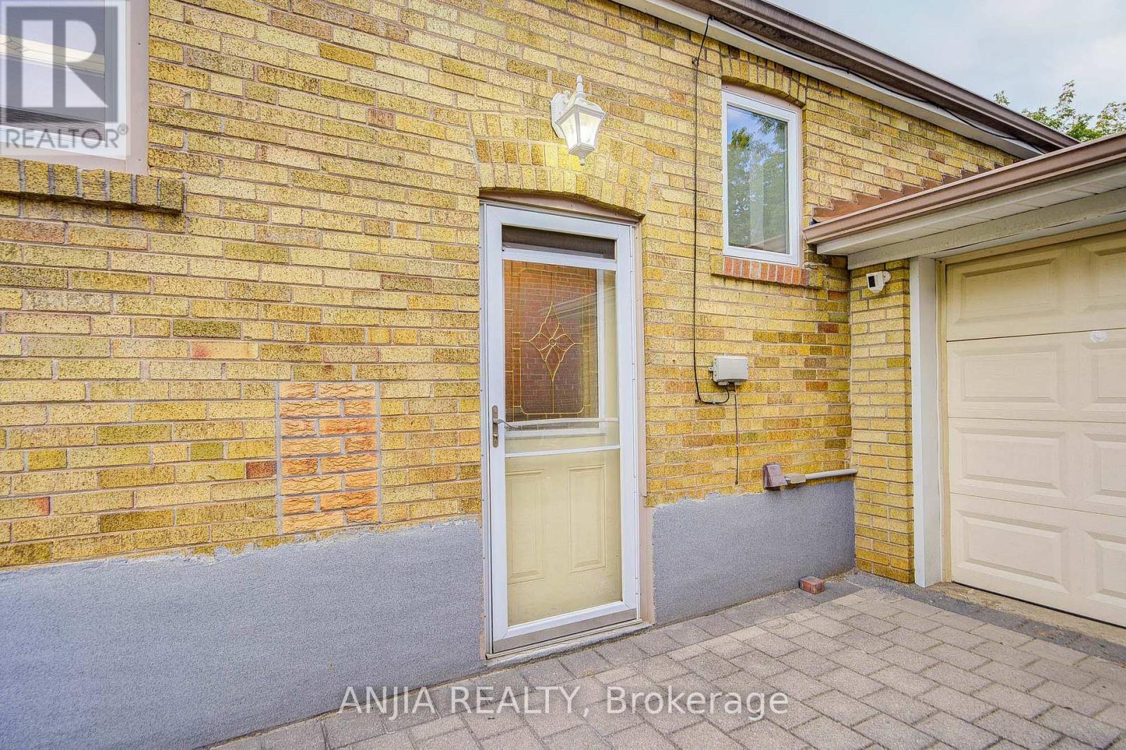 91 CANLISH ROAD - 38