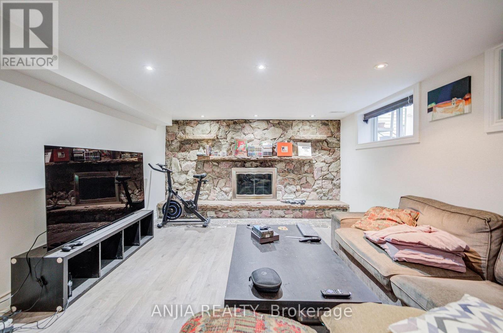 91 CANLISH ROAD - 47