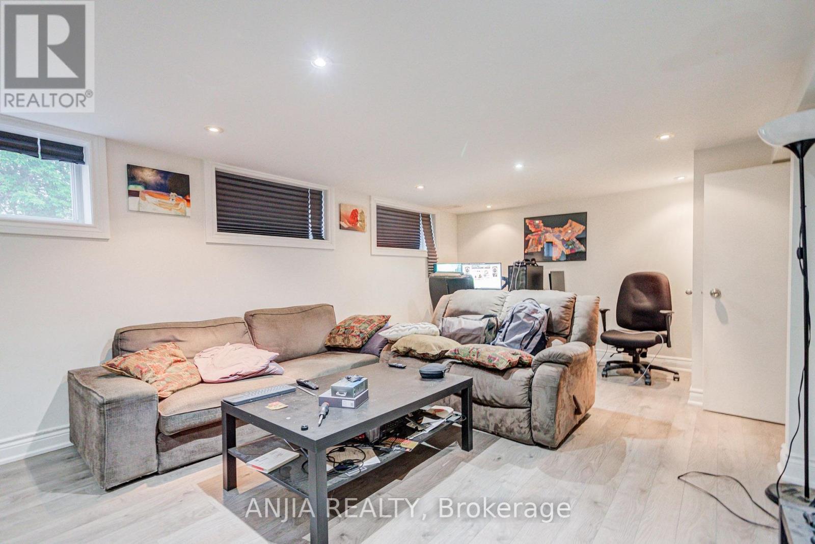 91 CANLISH ROAD - 48