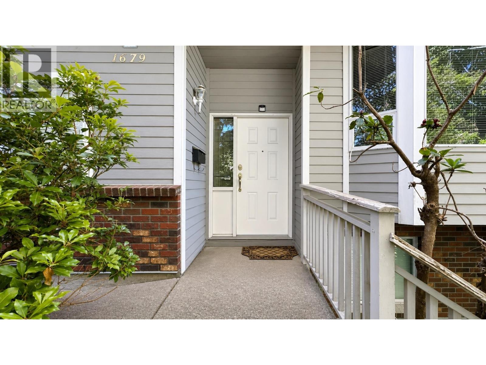 1679 WESTOVER ROAD, North Vancouver — photo 2