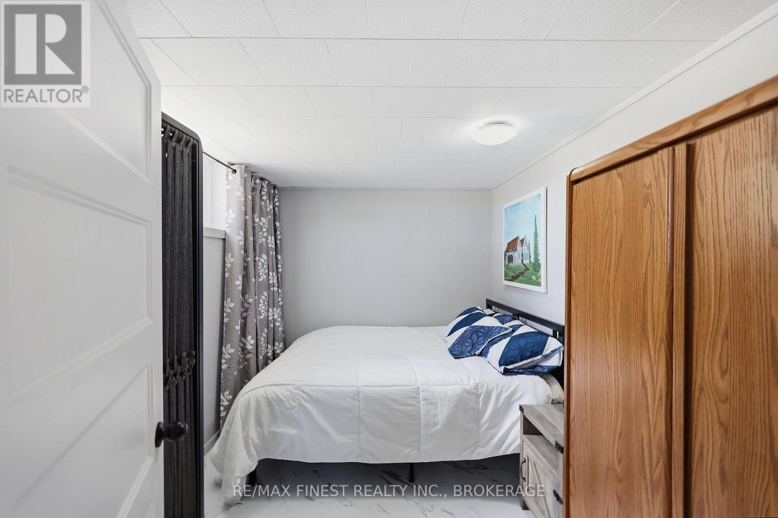 598 PETWORTH ROAD - Image 19