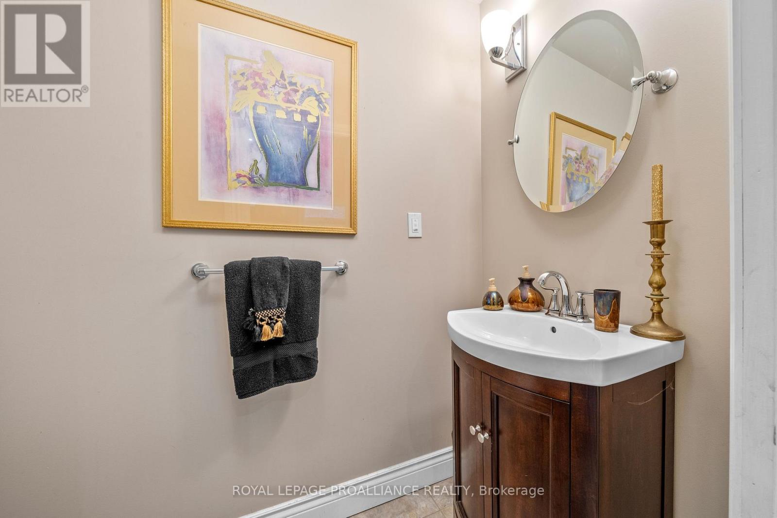17B HUGHES LANE - 13