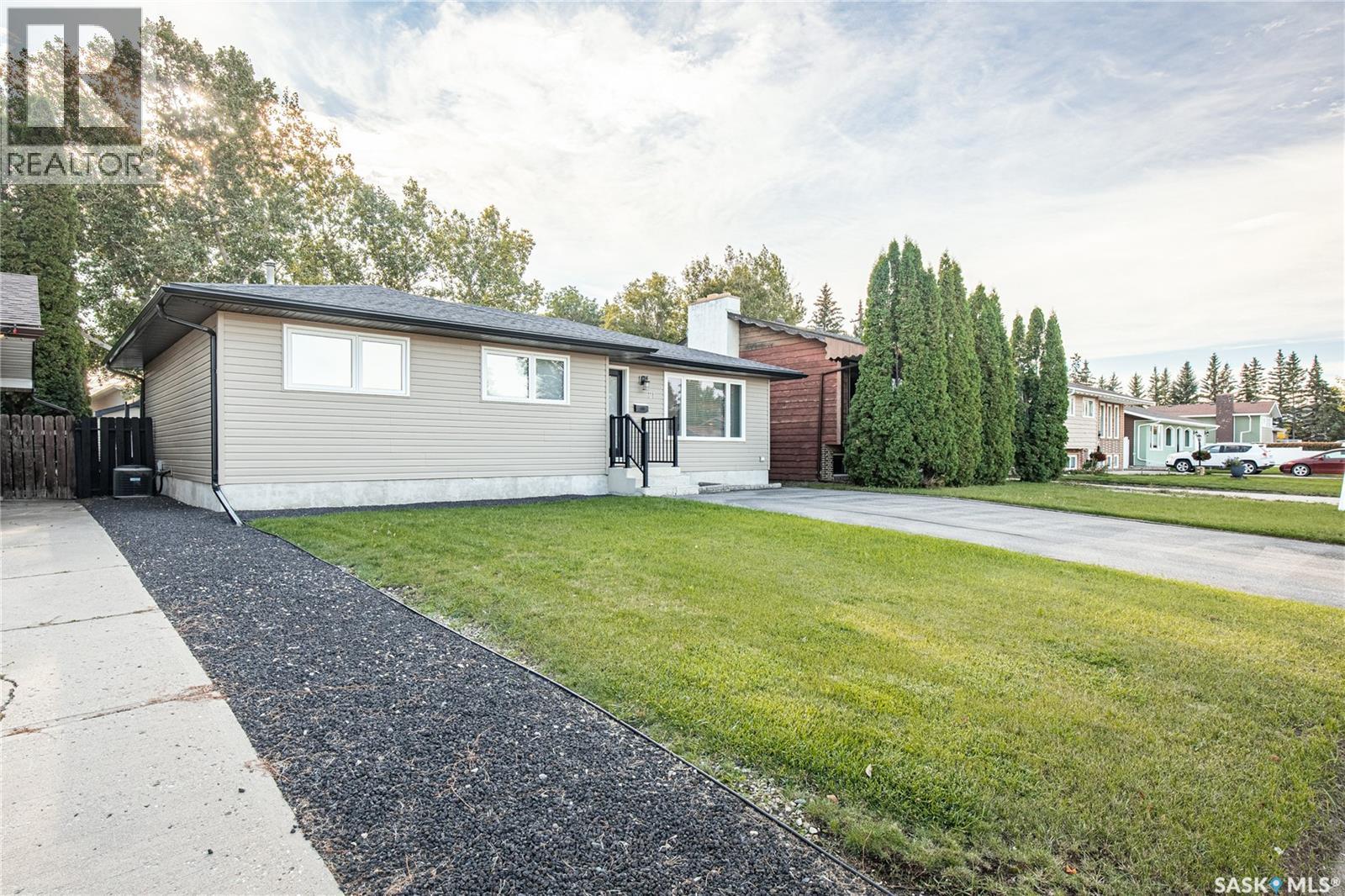 21 Blue Sage DRIVE, Moose Jaw — photo 4