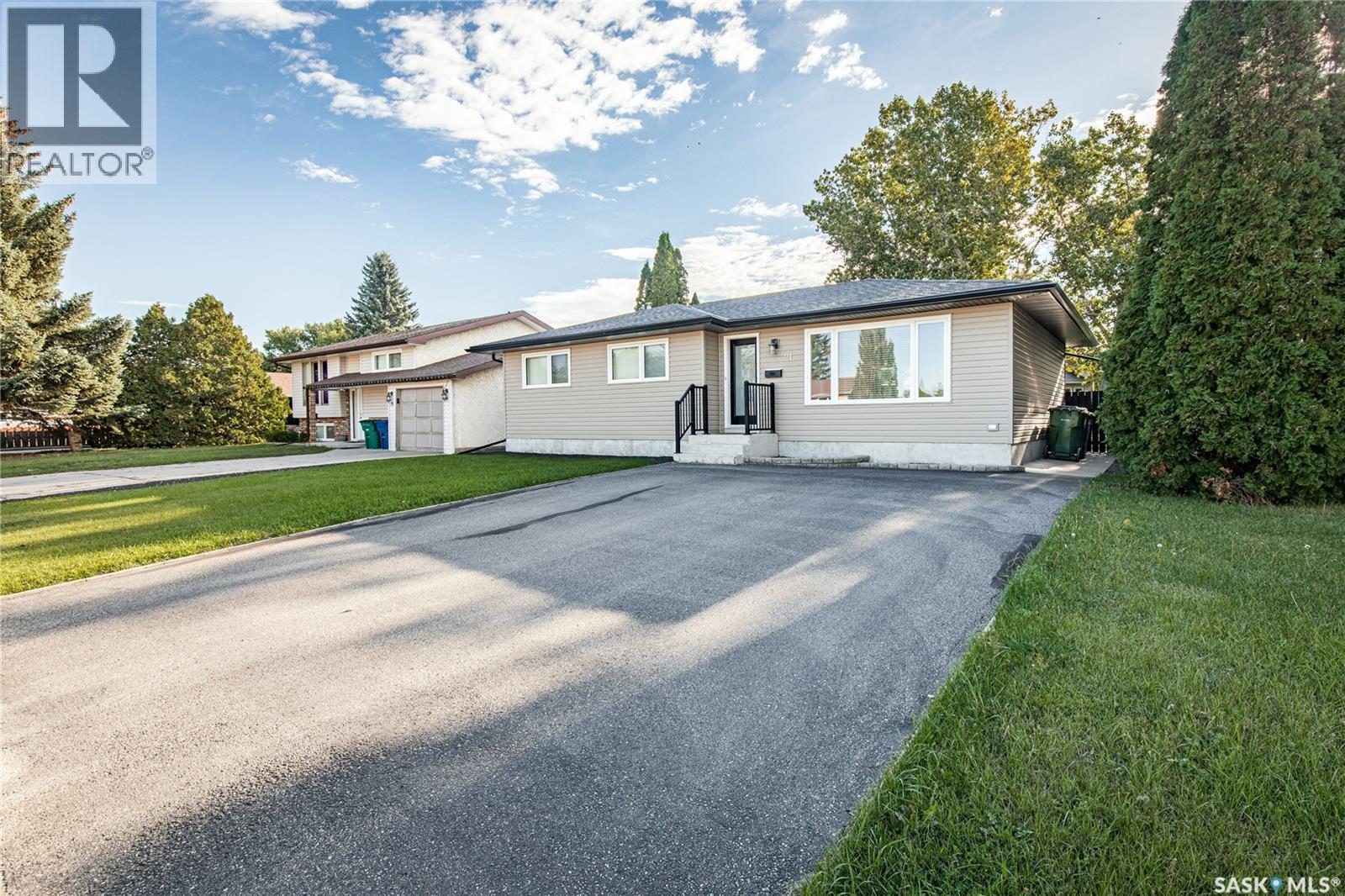 21 Blue Sage DRIVE, Moose Jaw — photo 5
