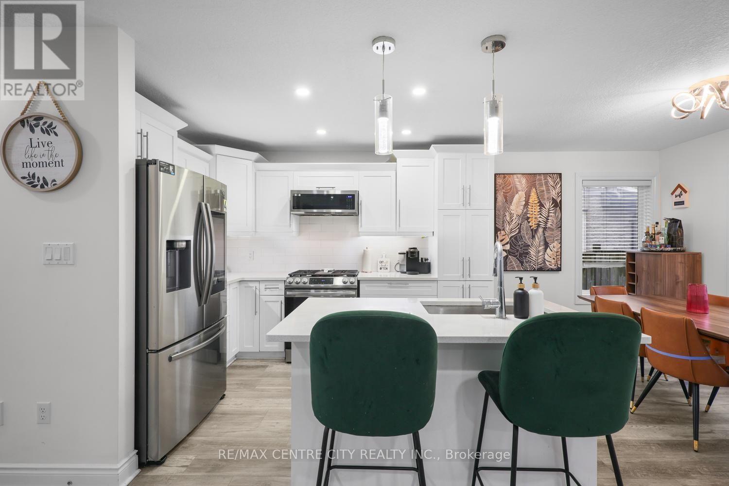 1918 JUBILEE CRESCENT - 10