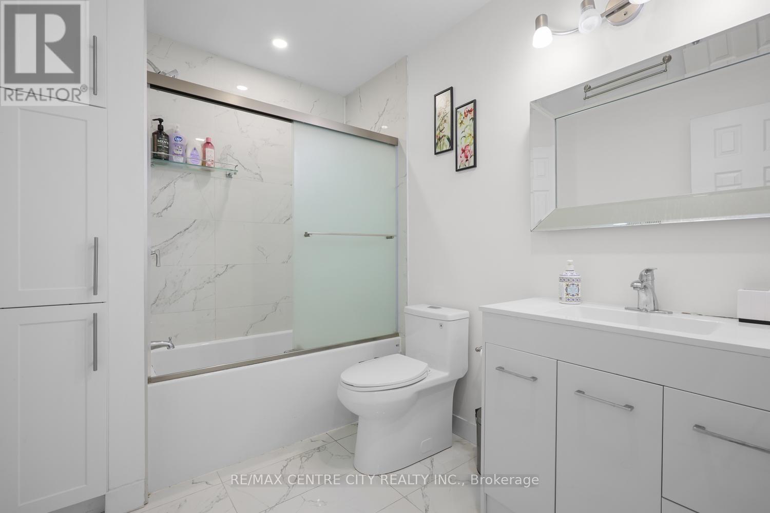 1918 JUBILEE CRESCENT - 24