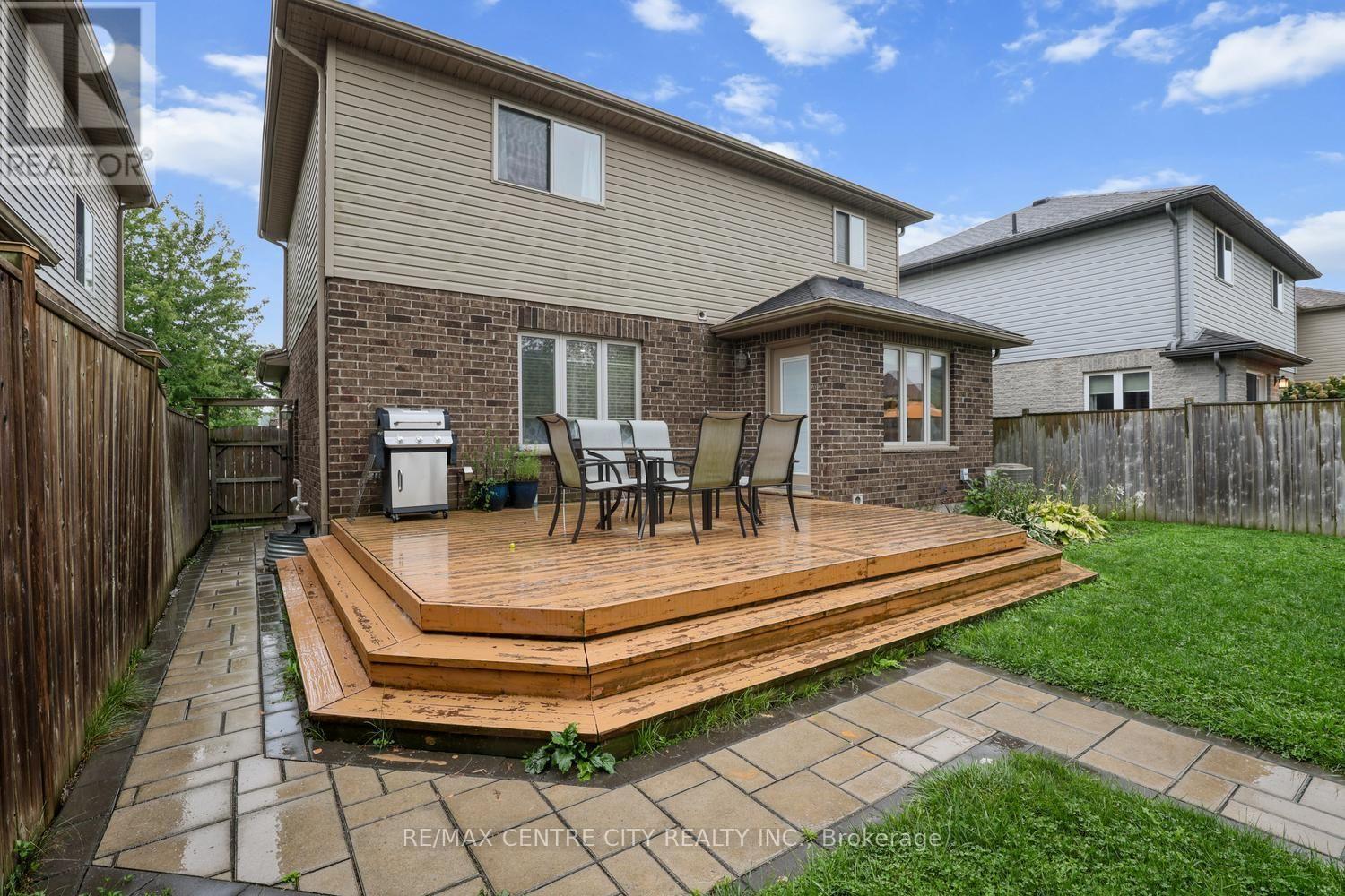 1918 JUBILEE CRESCENT - Image 30