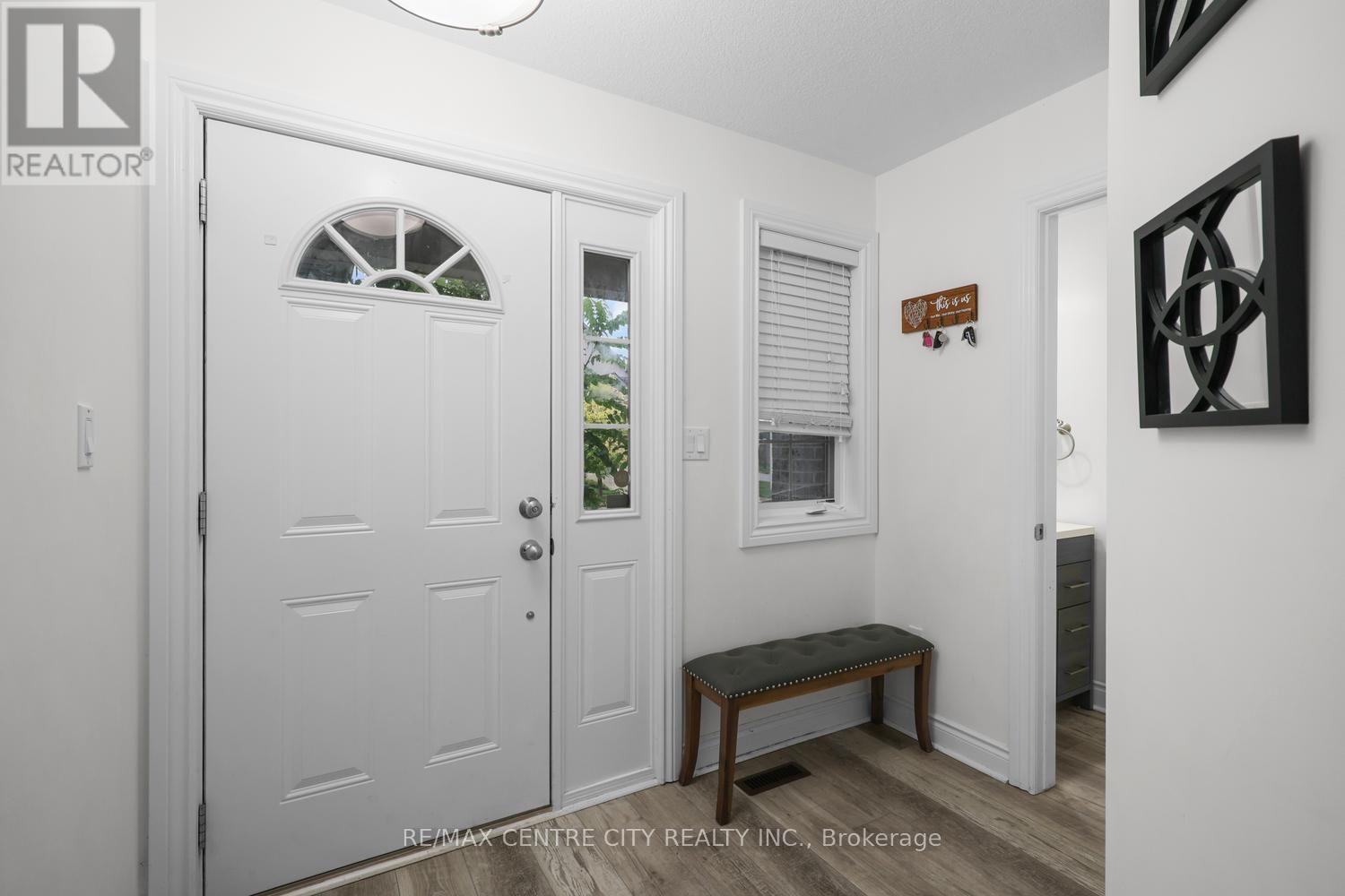 1918 JUBILEE CRESCENT - 4